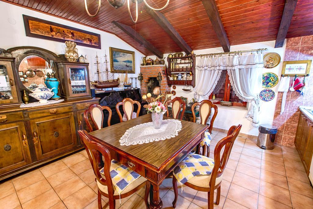 Royal Antique Apartment สปลิท ภายนอก รูปภาพ