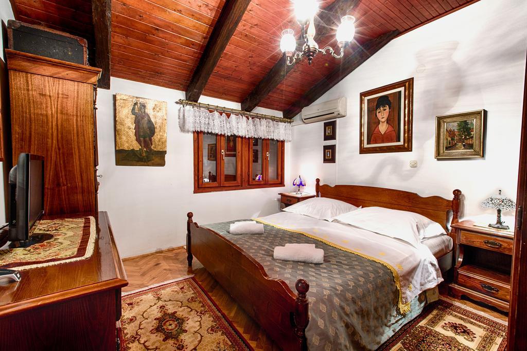 Royal Antique Apartment สปลิท ภายนอก รูปภาพ